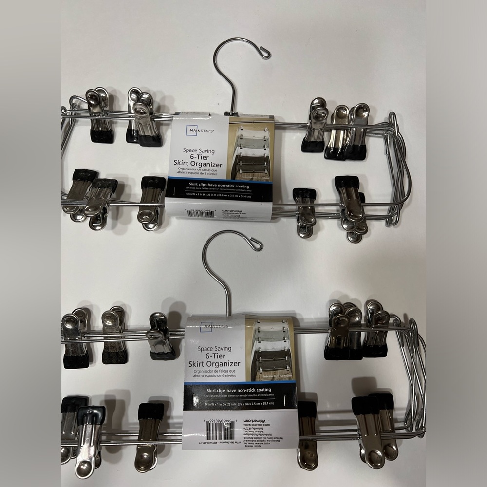 NIP skirt hangers  51H